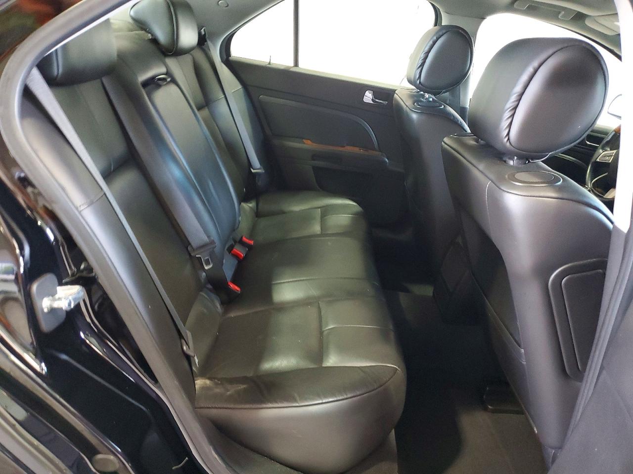 2011 CADILLAC STS