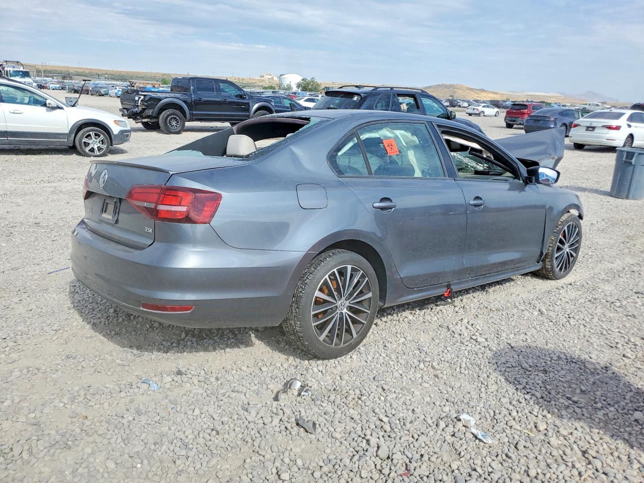 2016 VOLKSWAGEN JETTA