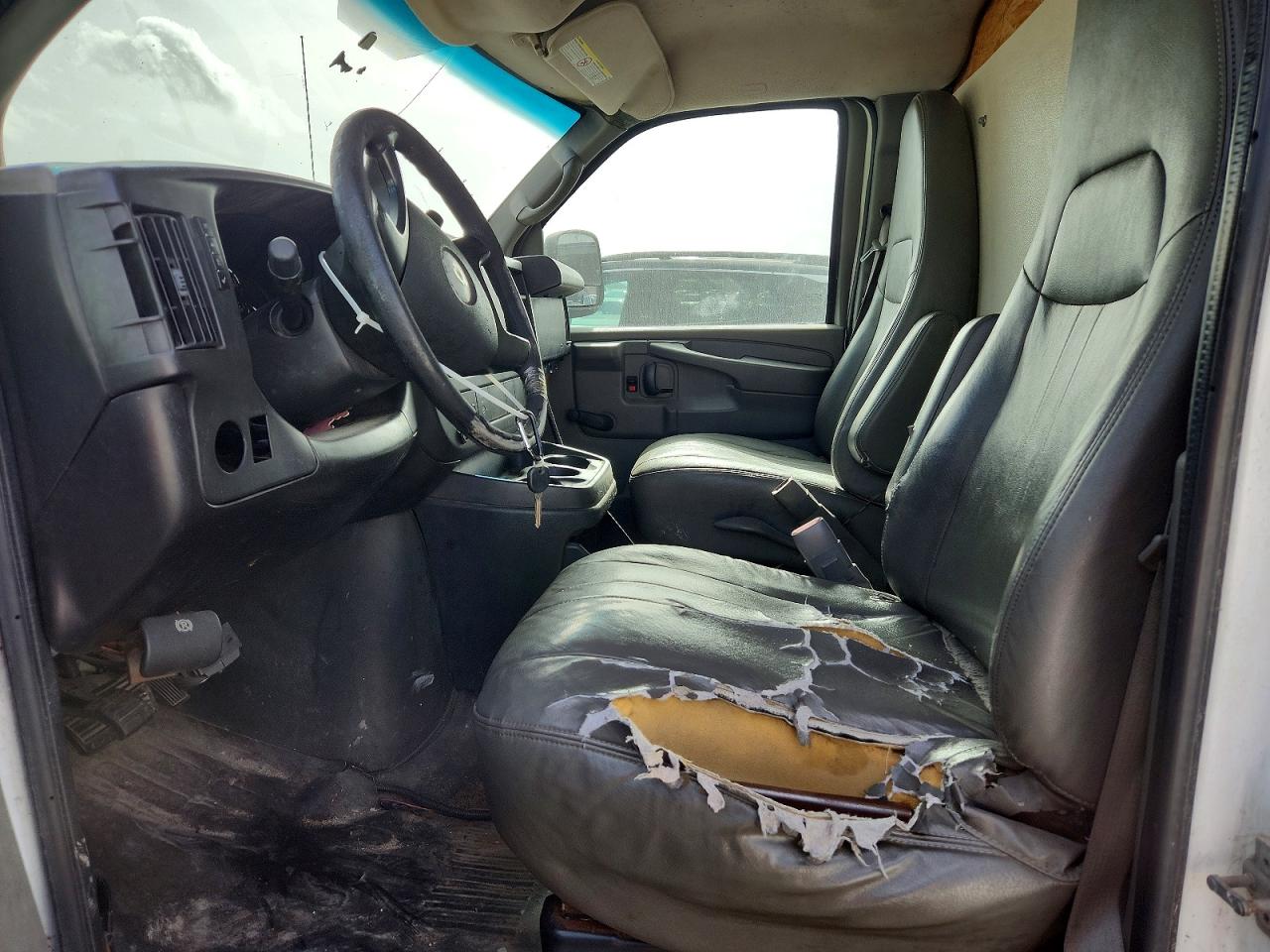 2011 CHEVROLET EXPRESS