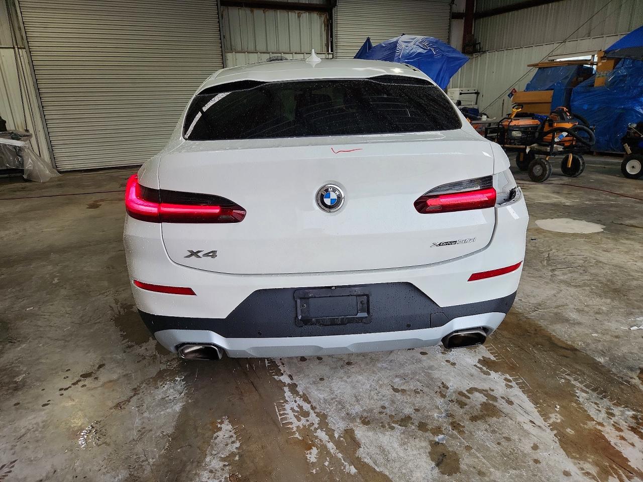 2022 BMW X4