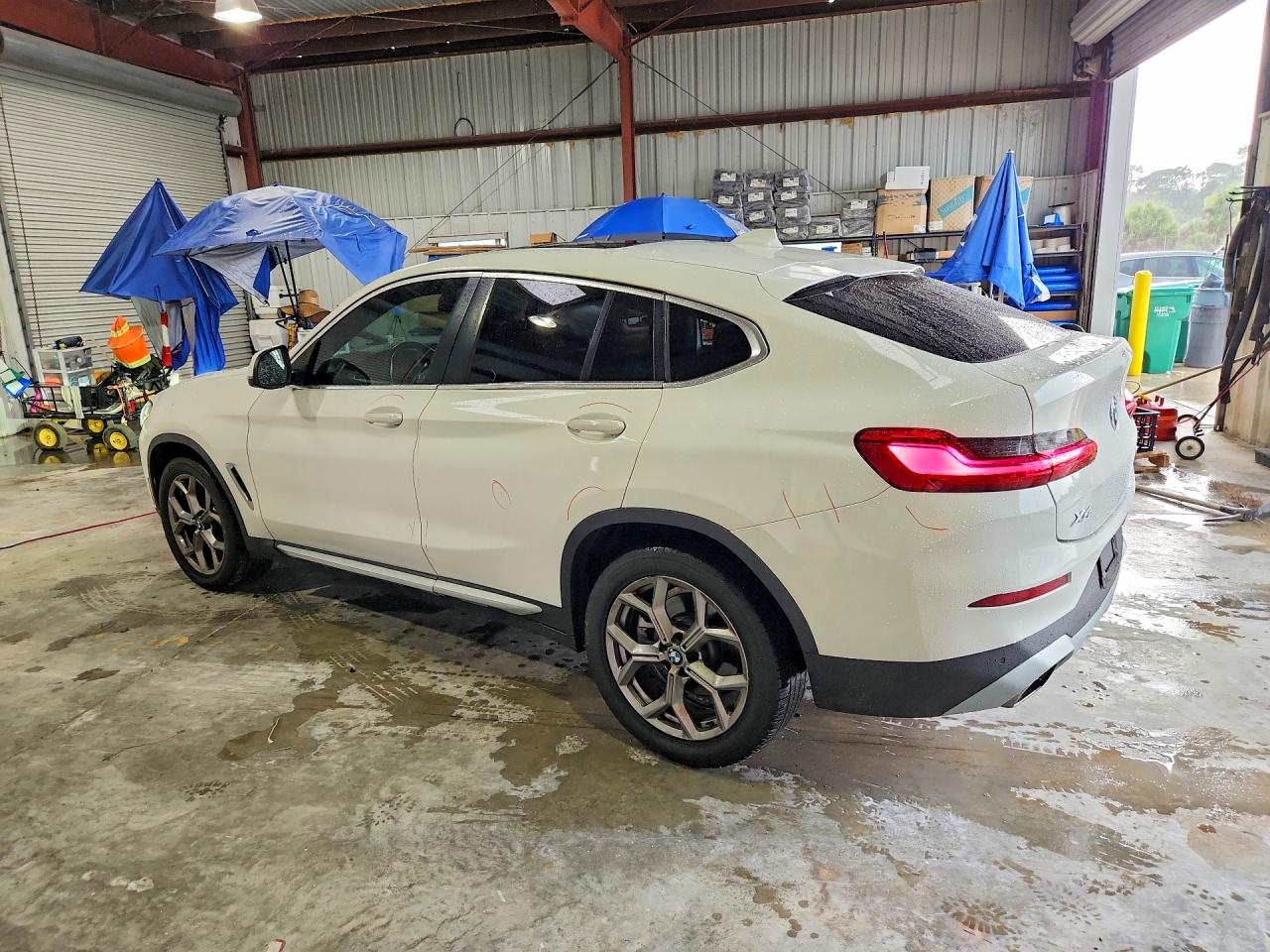 2022 BMW X4