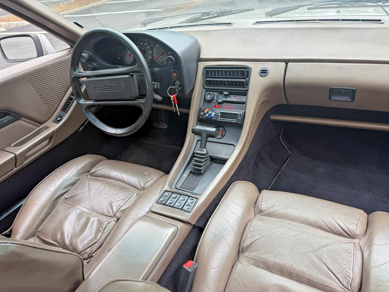 1982 PORSCHE 928