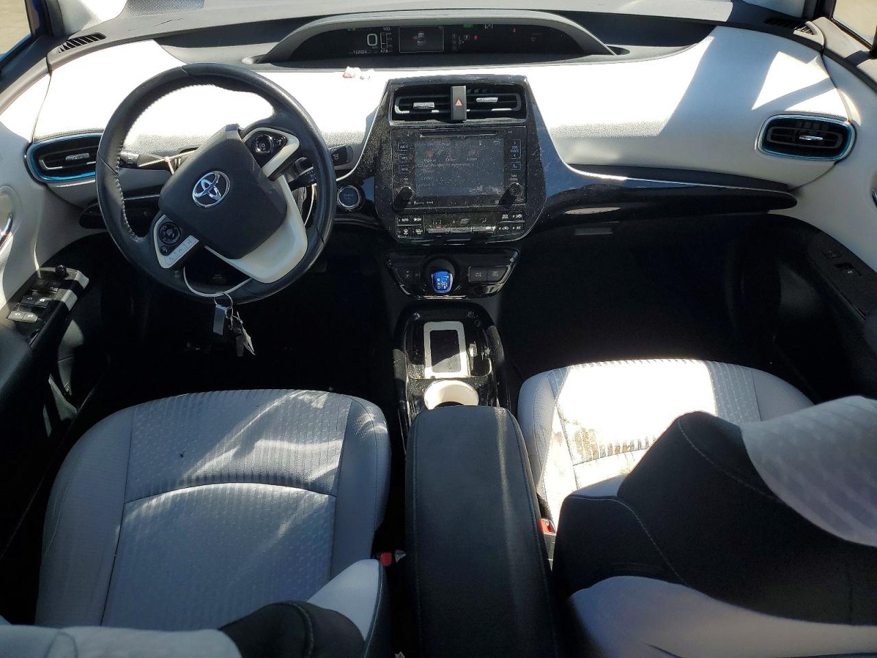 2016 TOYOTA PRIUS