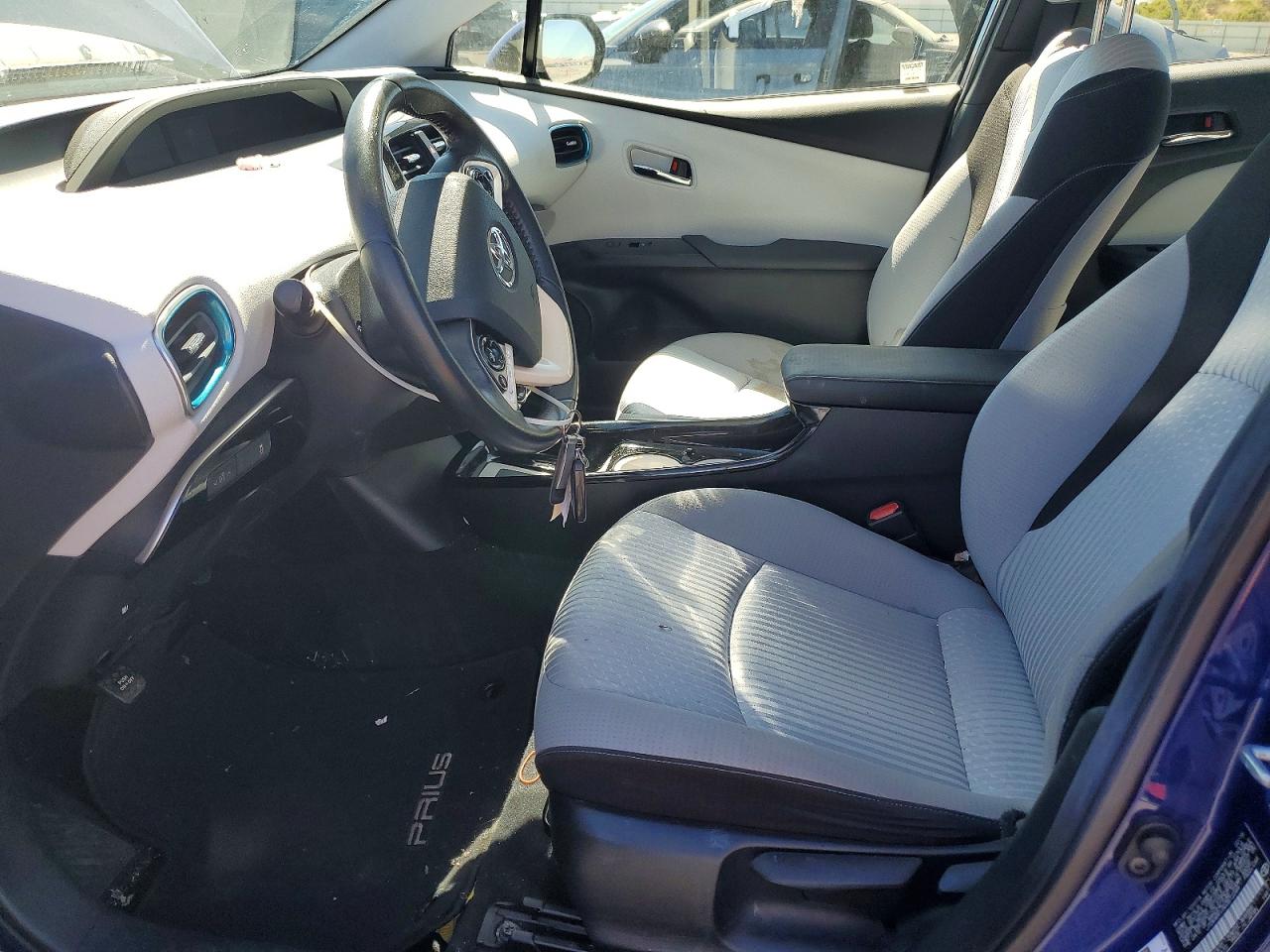 2016 TOYOTA PRIUS
