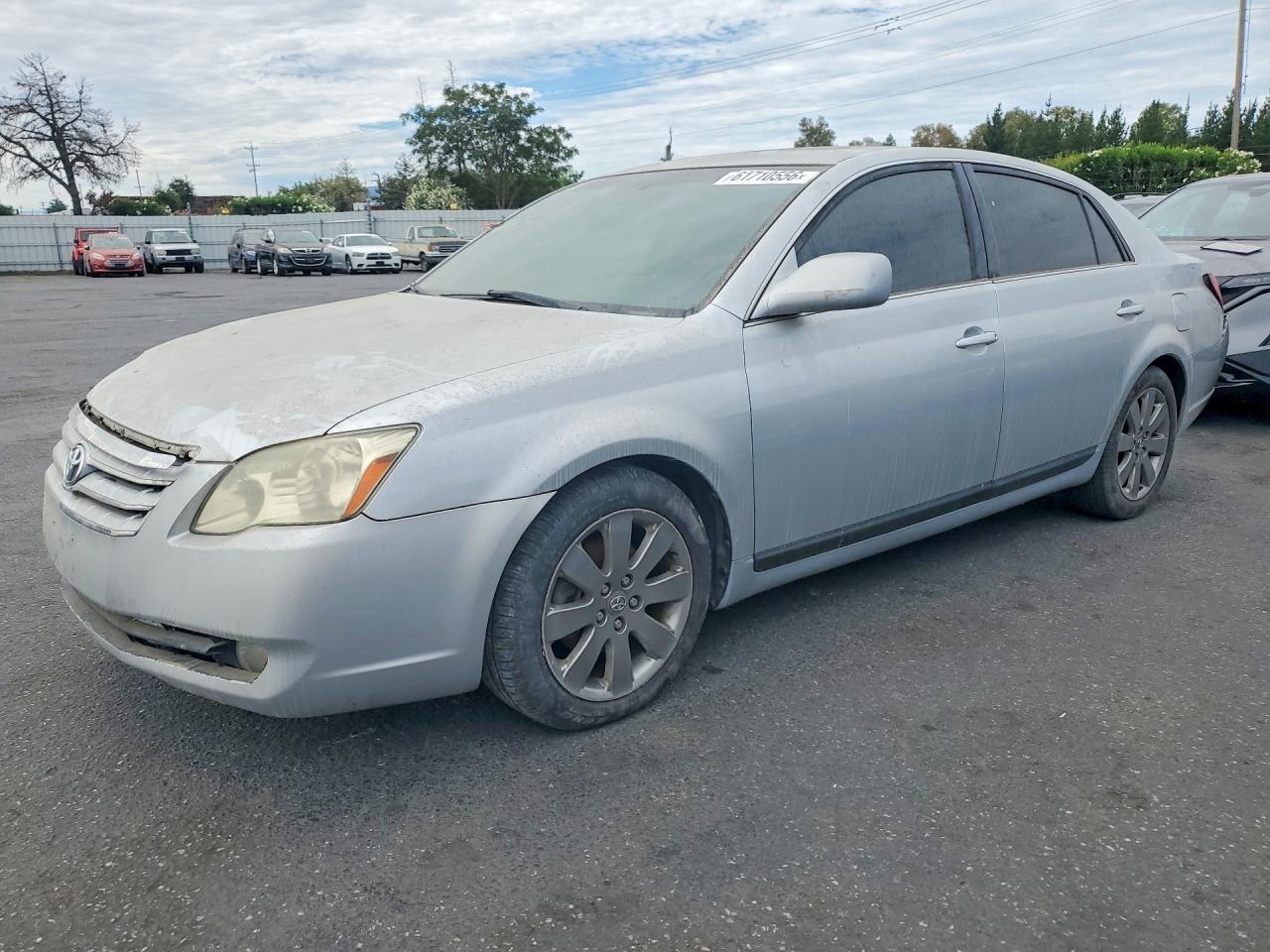 2005 TOYOTA AVALON