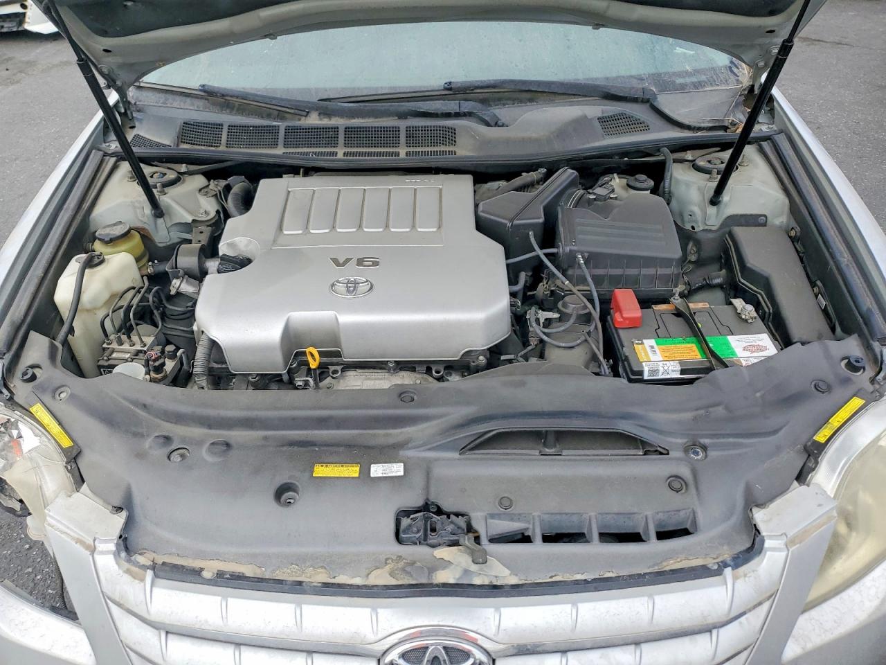 2005 TOYOTA AVALON