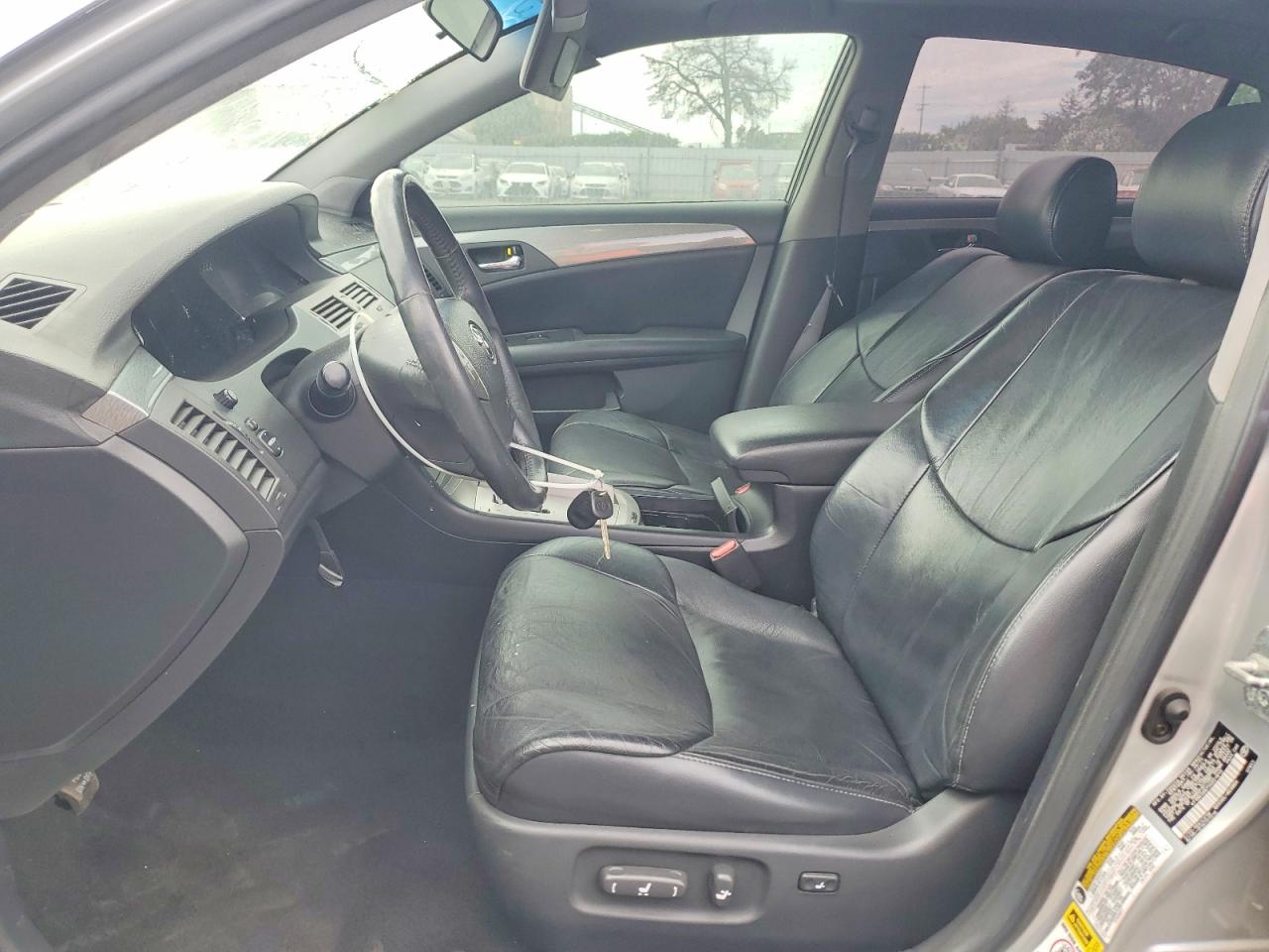 2005 TOYOTA AVALON