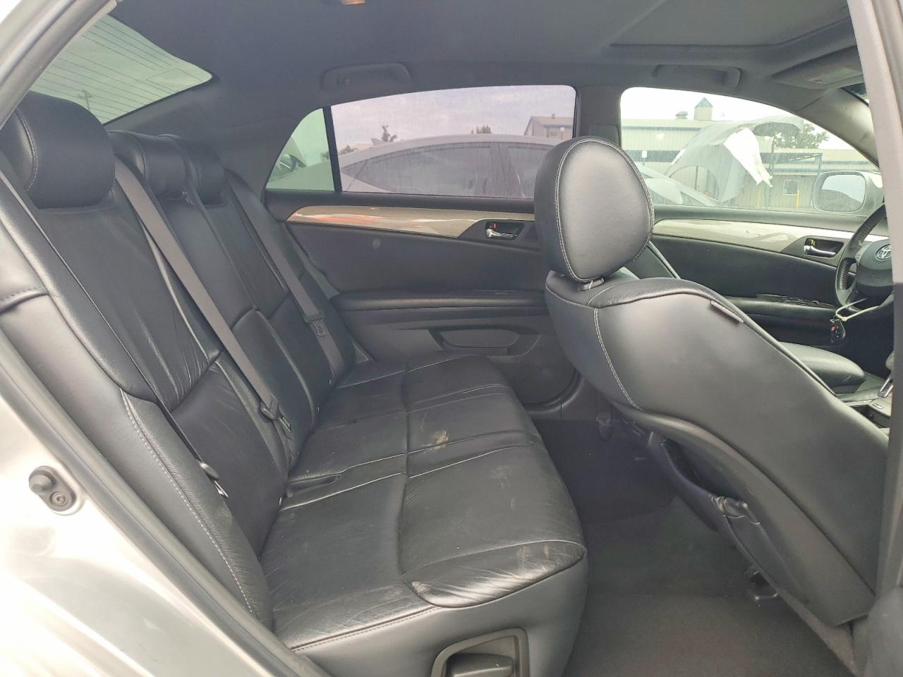 2005 TOYOTA AVALON