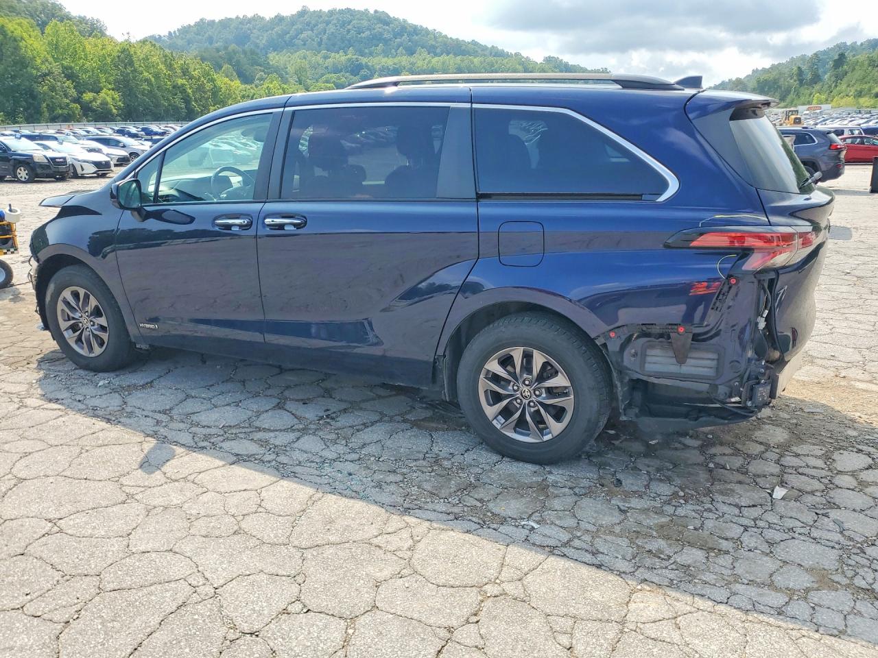 2021 TOYOTA SIENNA