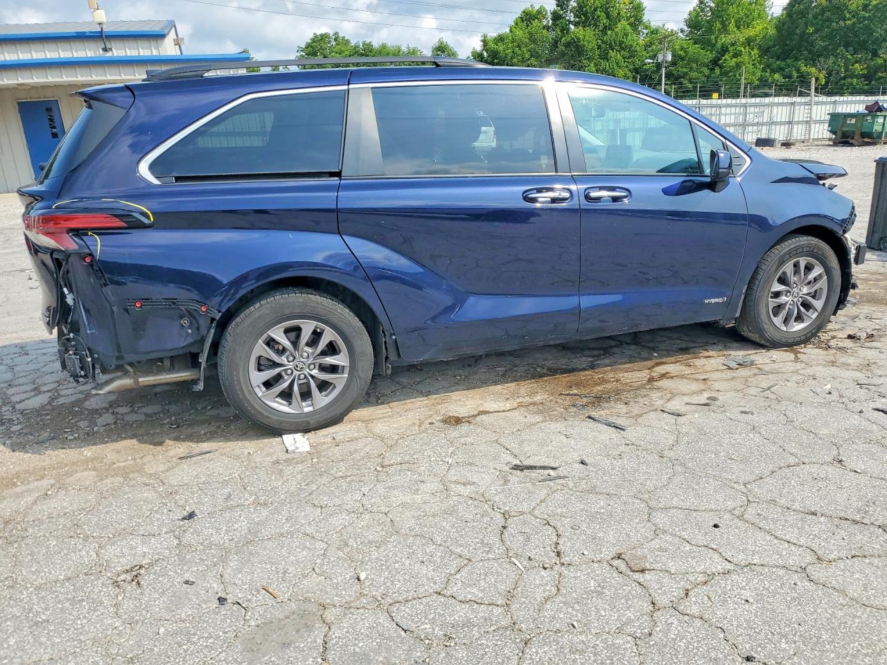 2021 TOYOTA SIENNA