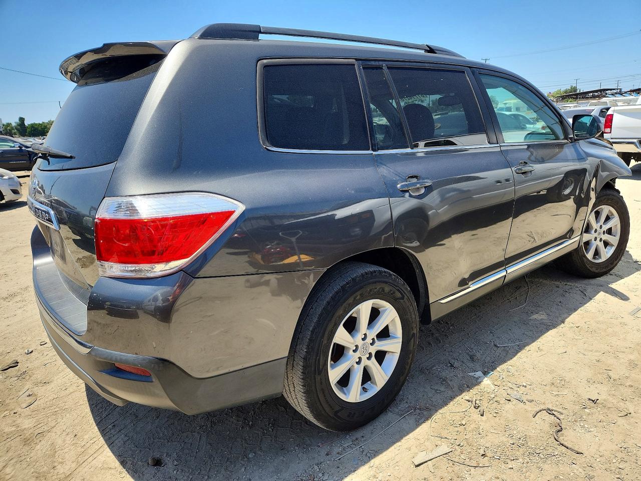 2011 TOYOTA HIGHLANDER