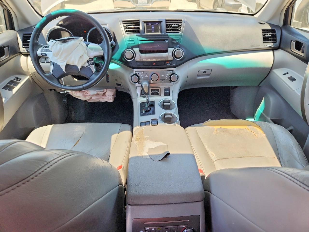 2011 TOYOTA HIGHLANDER