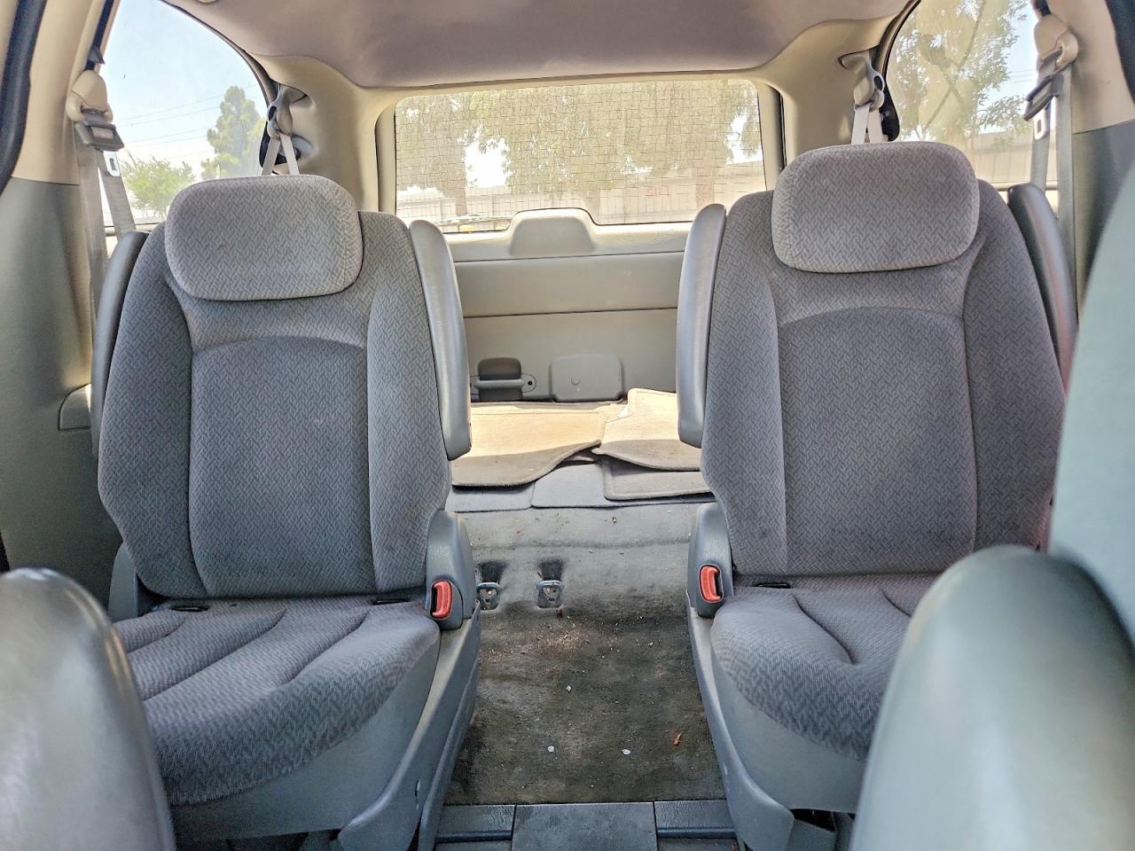 2006 CHRYSLER MINIVAN