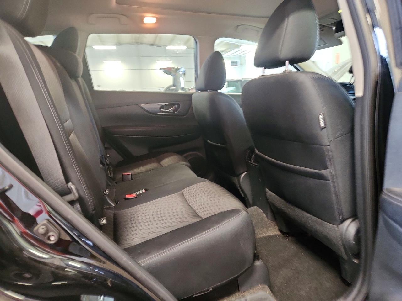 2017 NISSAN ROGUE