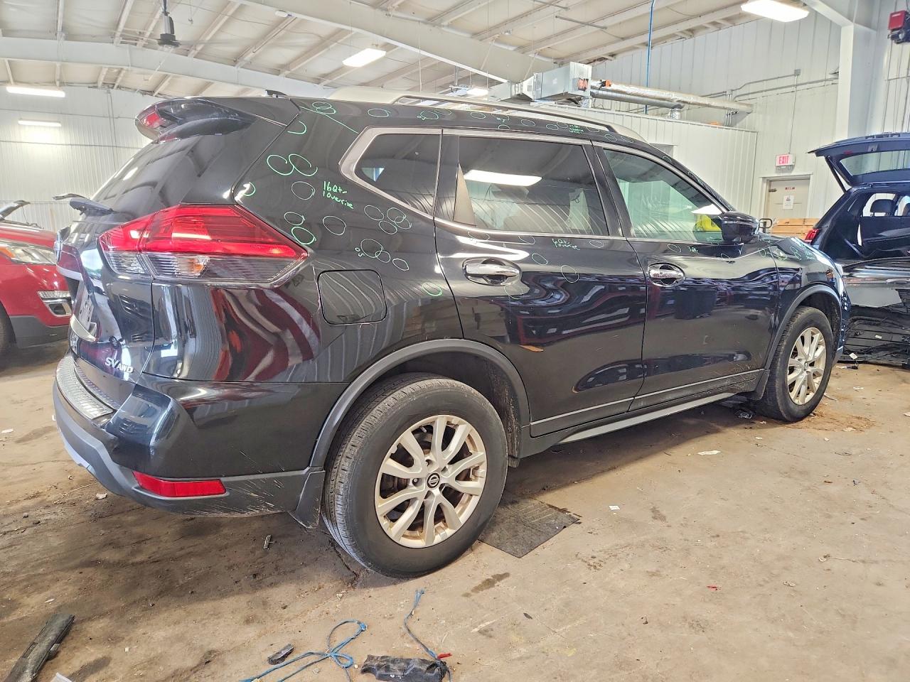 2017 NISSAN ROGUE