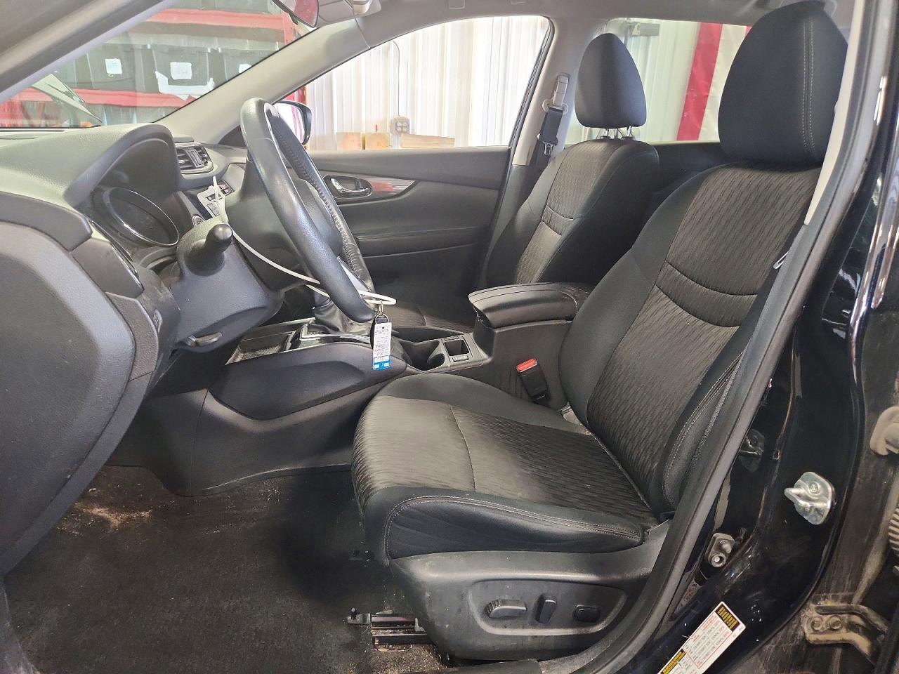 2017 NISSAN ROGUE