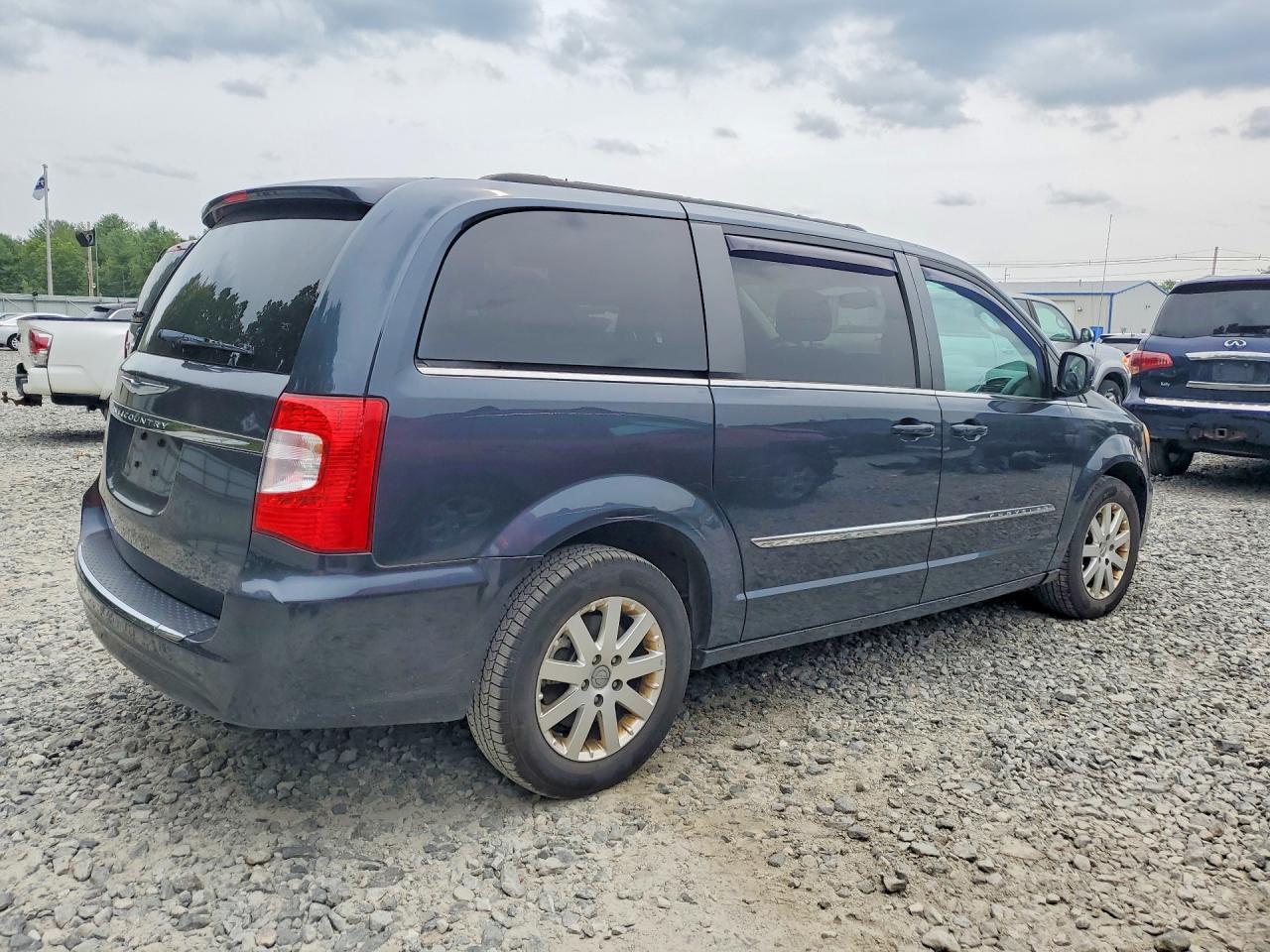 2013 CHRYSLER MINIVAN