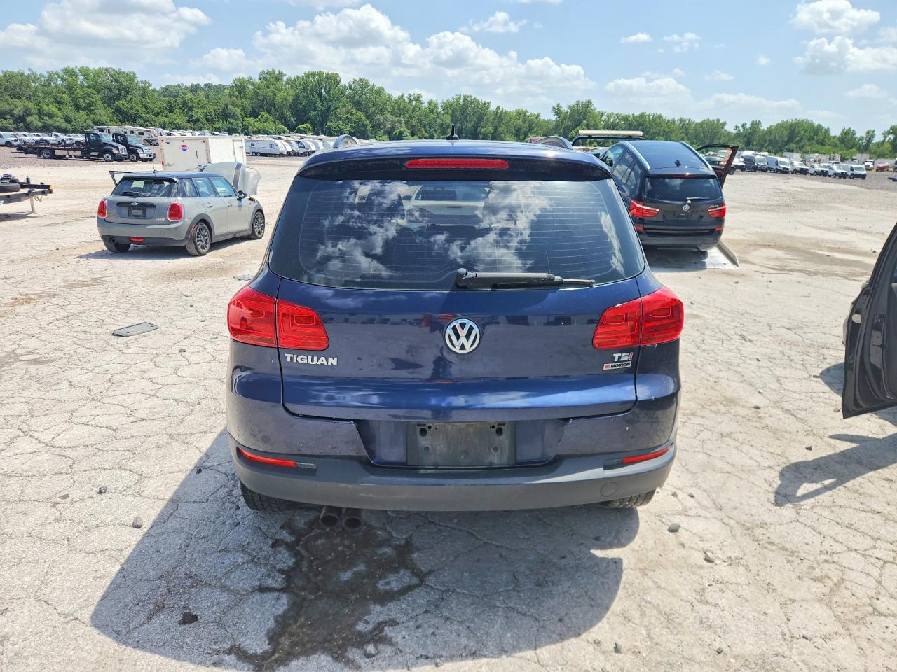 2016 VOLKSWAGEN TIGUAN