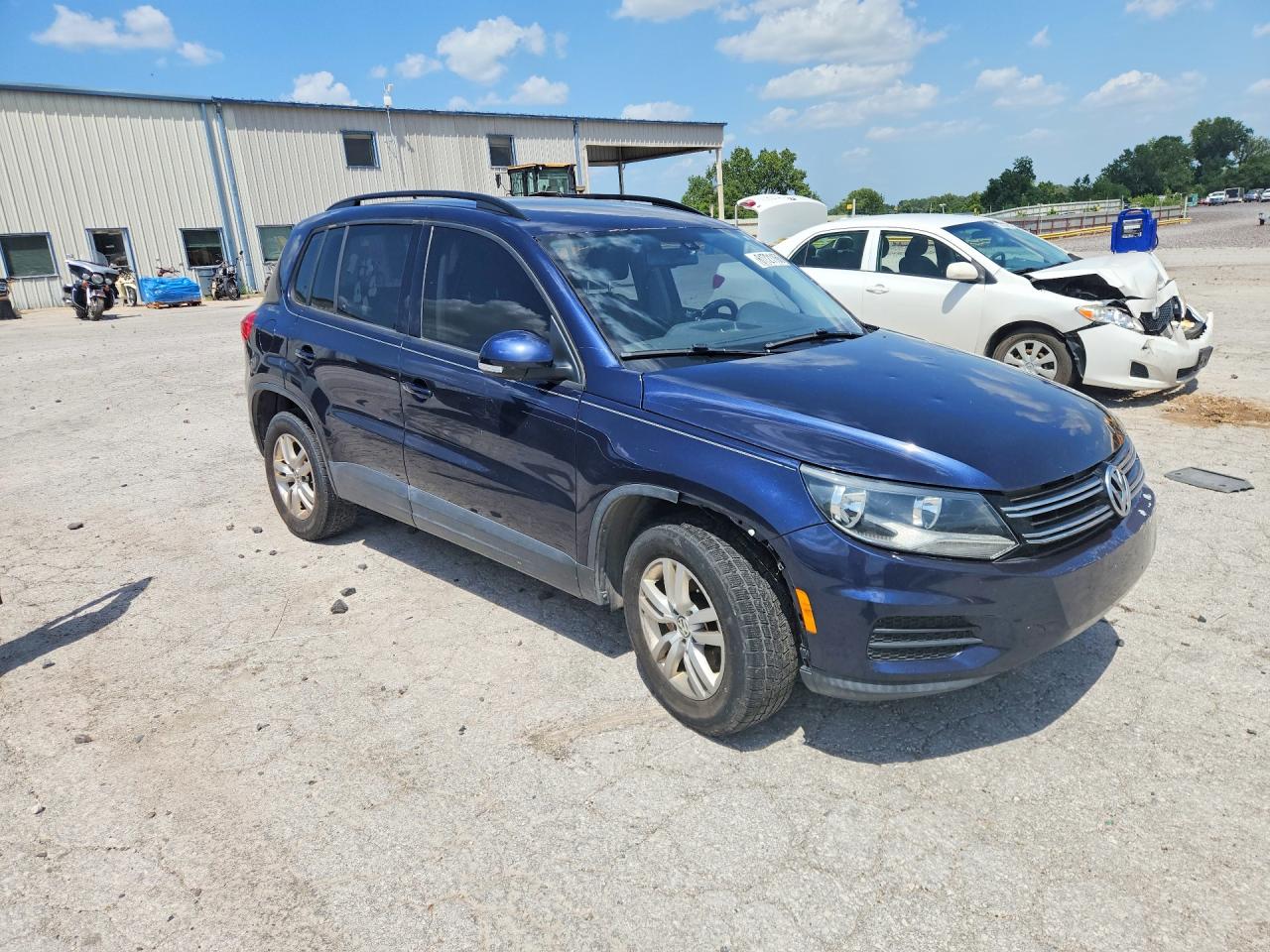 2016 VOLKSWAGEN TIGUAN
