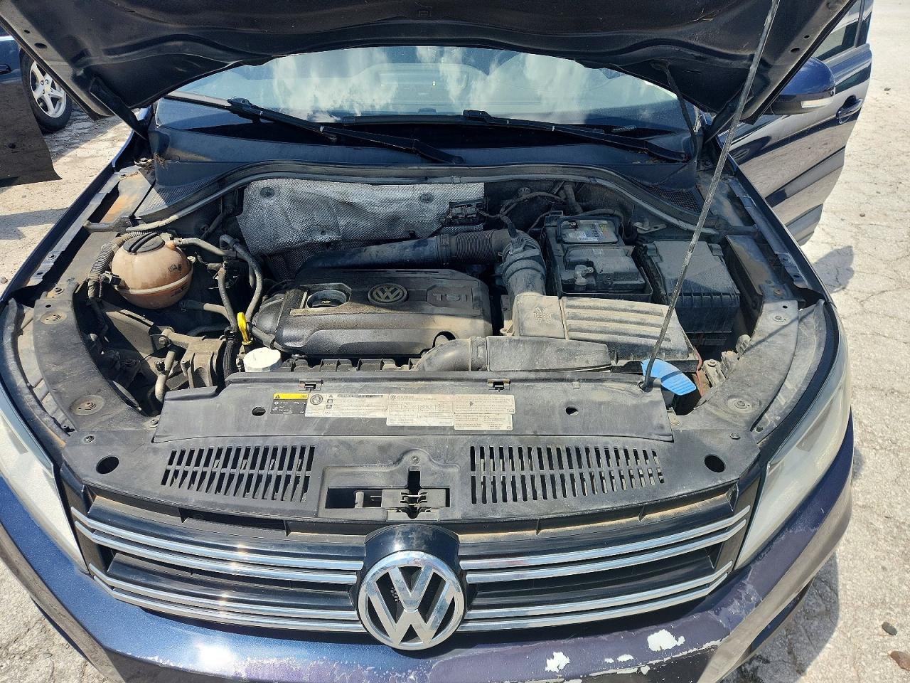 2016 VOLKSWAGEN TIGUAN