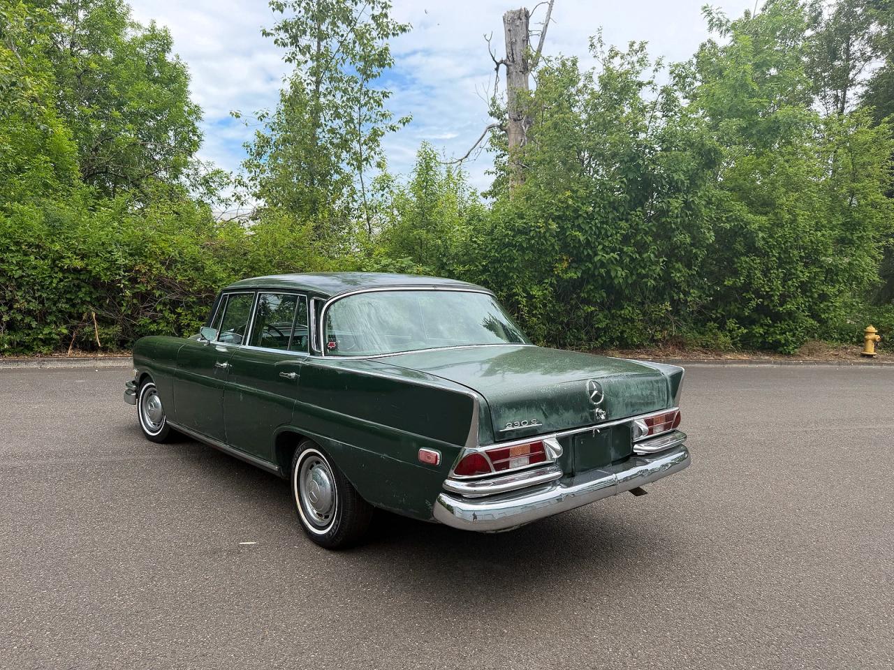 1968 MERCEDES-BENZ 230-CLASS