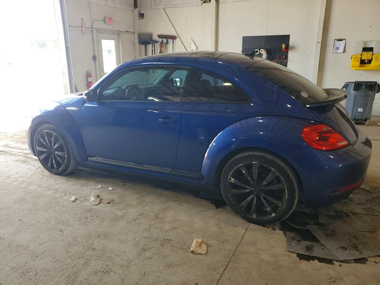 2013 VOLKSWAGEN BEETLE