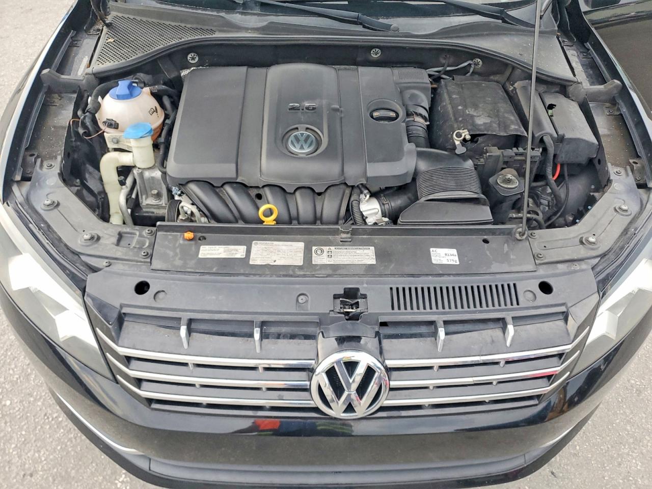 2013 VOLKSWAGEN PASSAT