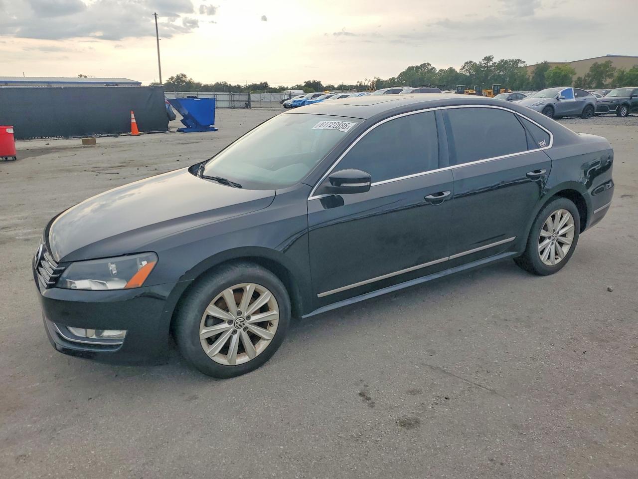 2013 VOLKSWAGEN PASSAT