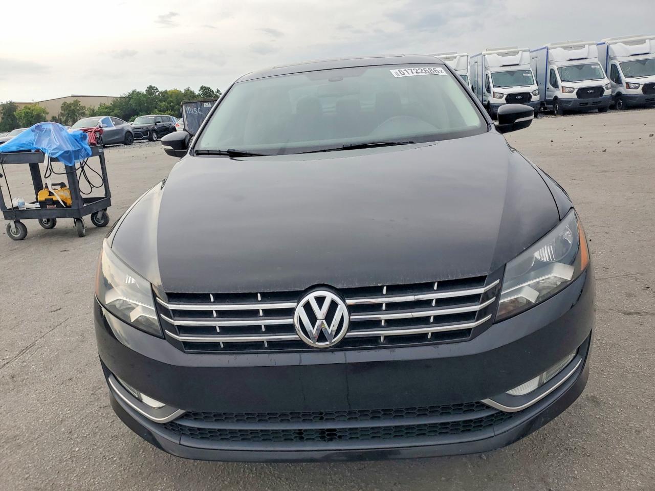 2013 VOLKSWAGEN PASSAT