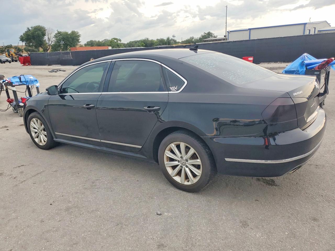 2013 VOLKSWAGEN PASSAT