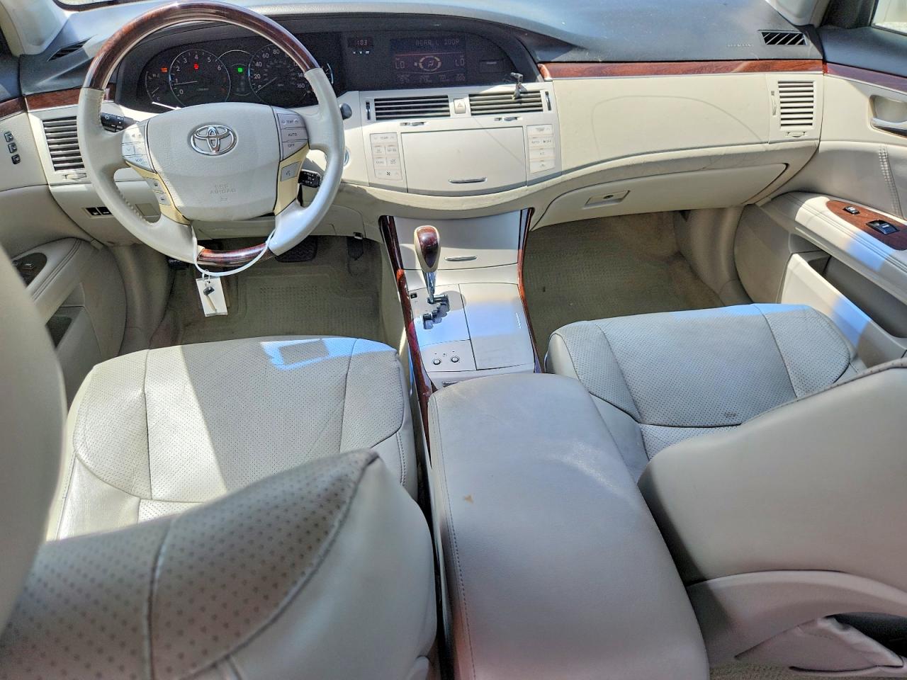 2008 TOYOTA AVALON