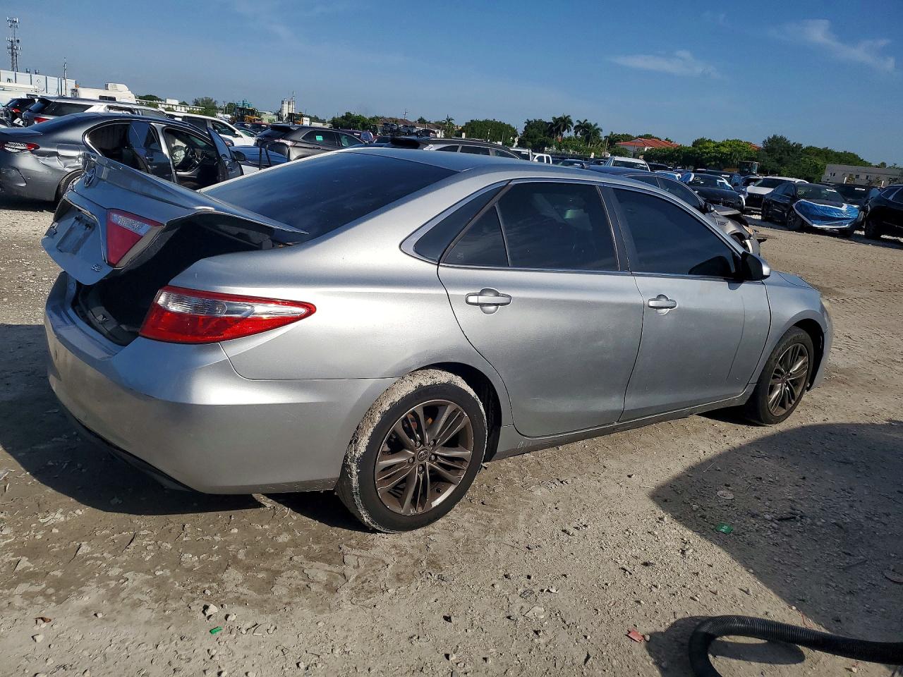 2015 TOYOTA CAMRY
