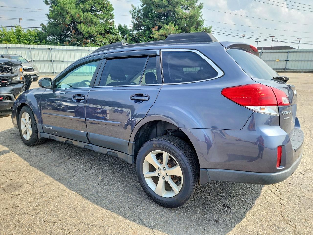 2014 SUBARU OUTBACK