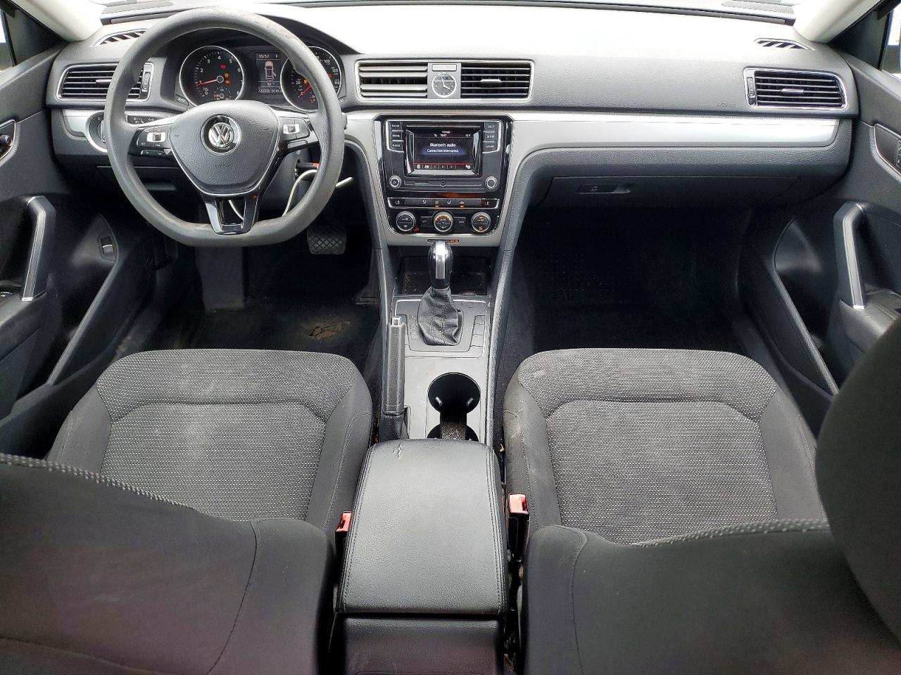 2017 VOLKSWAGEN PASSAT