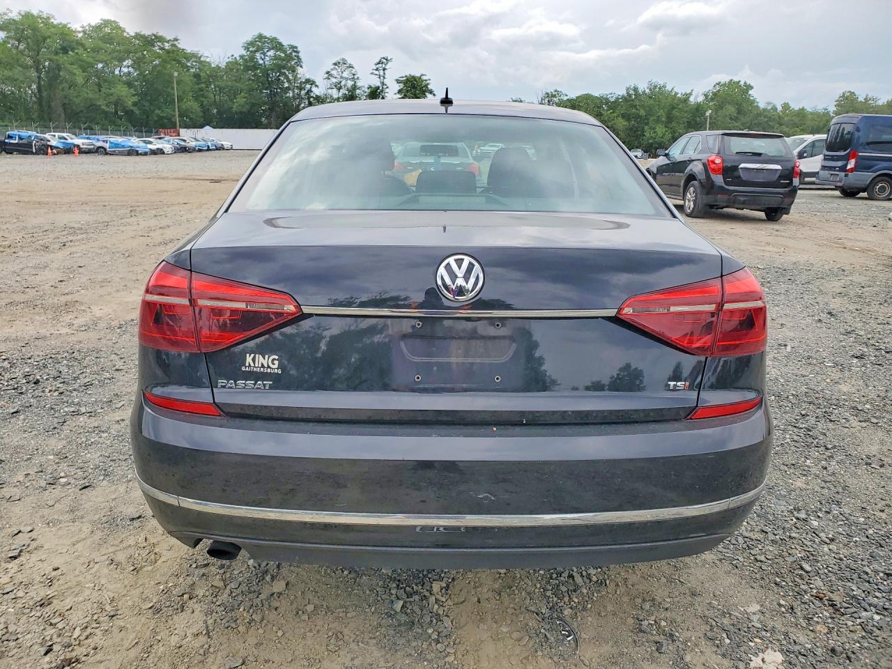 2017 VOLKSWAGEN PASSAT