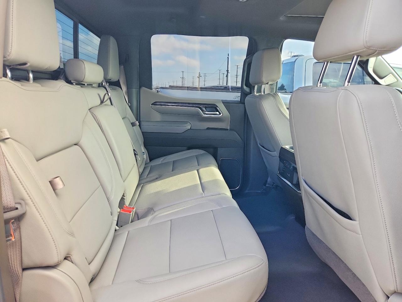 2025 CHEVROLET SILVERADO