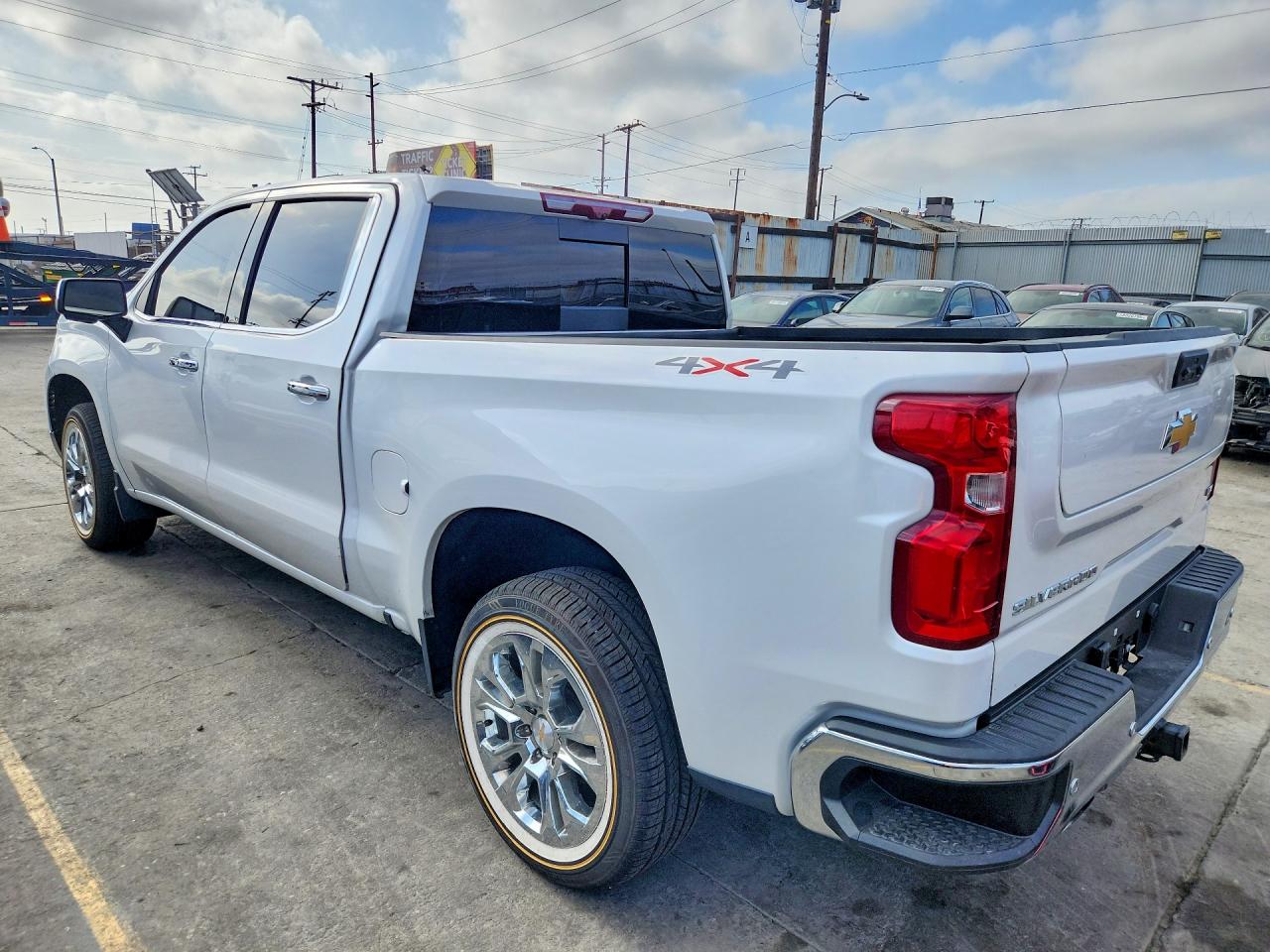 2025 CHEVROLET SILVERADO