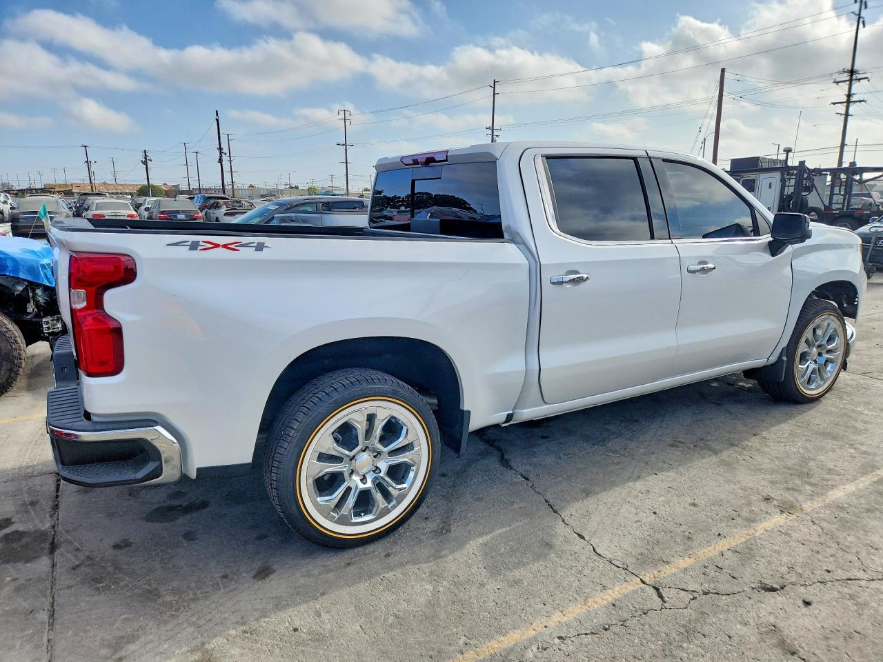 2025 CHEVROLET SILVERADO