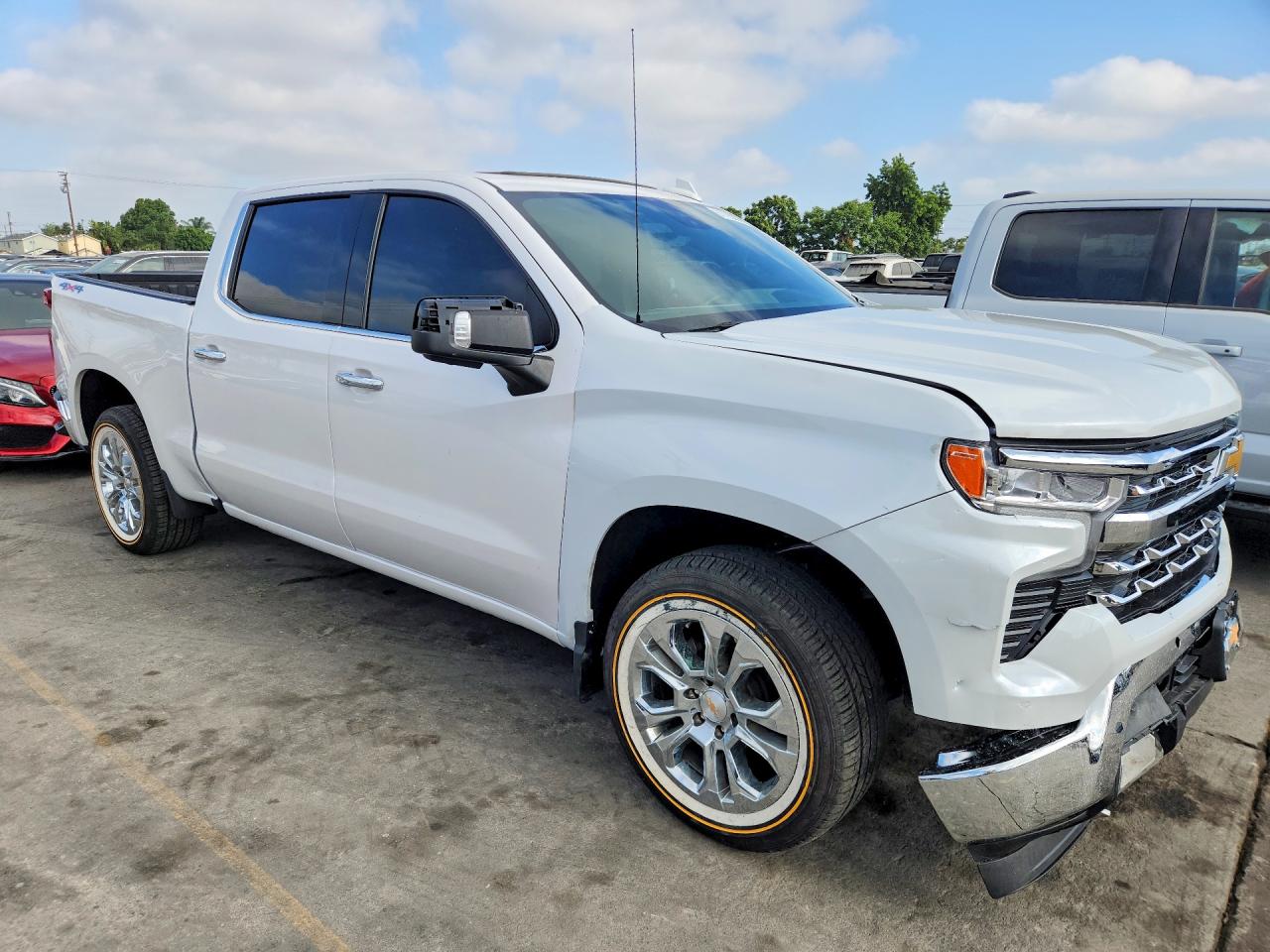 2025 CHEVROLET SILVERADO