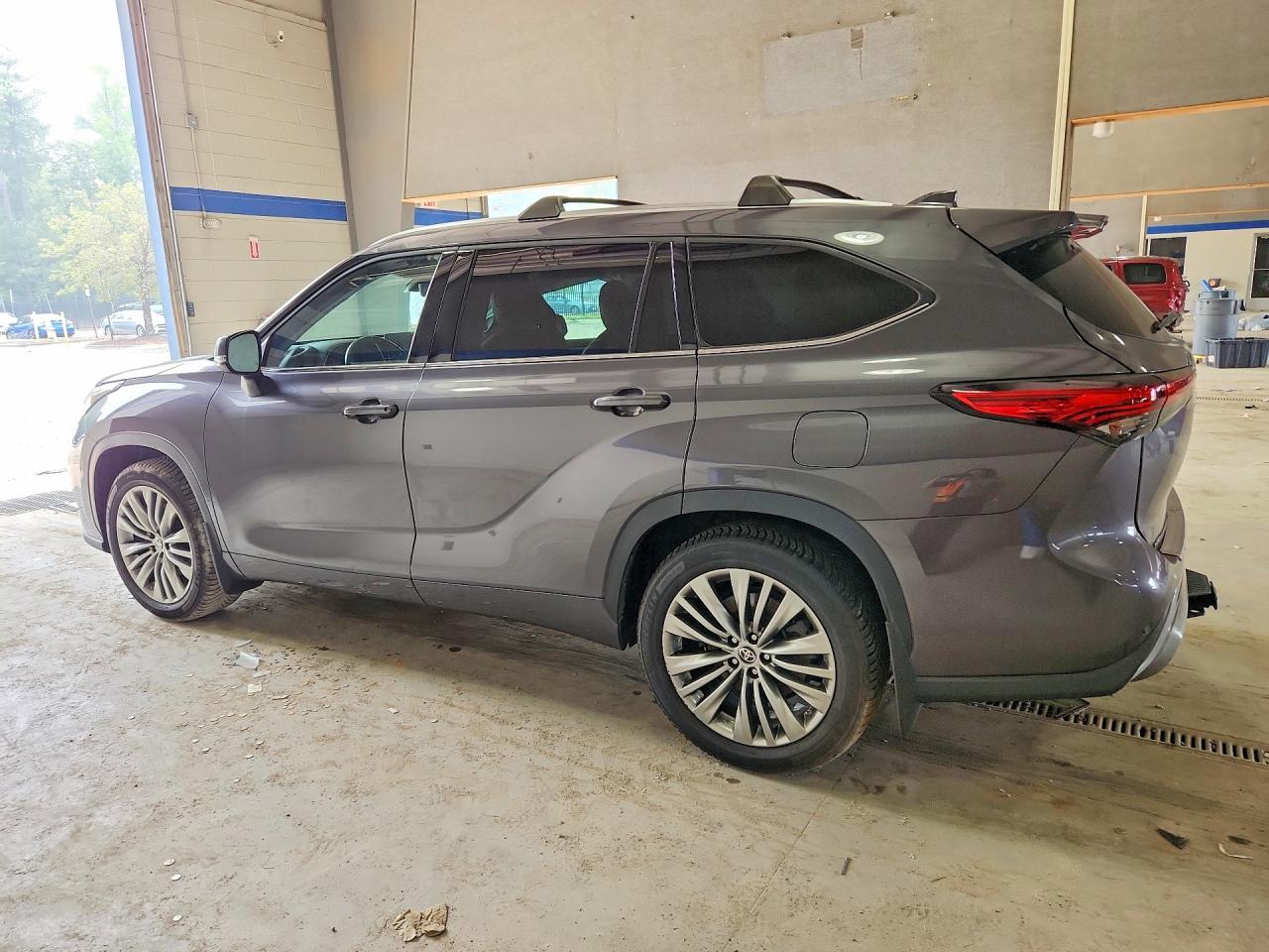 2021 TOYOTA HIGHLANDER
