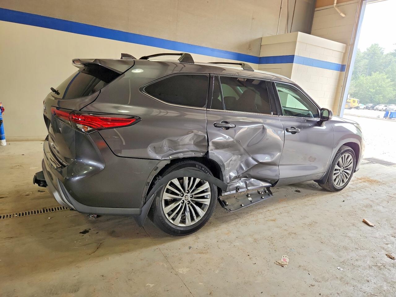 2021 TOYOTA HIGHLANDER