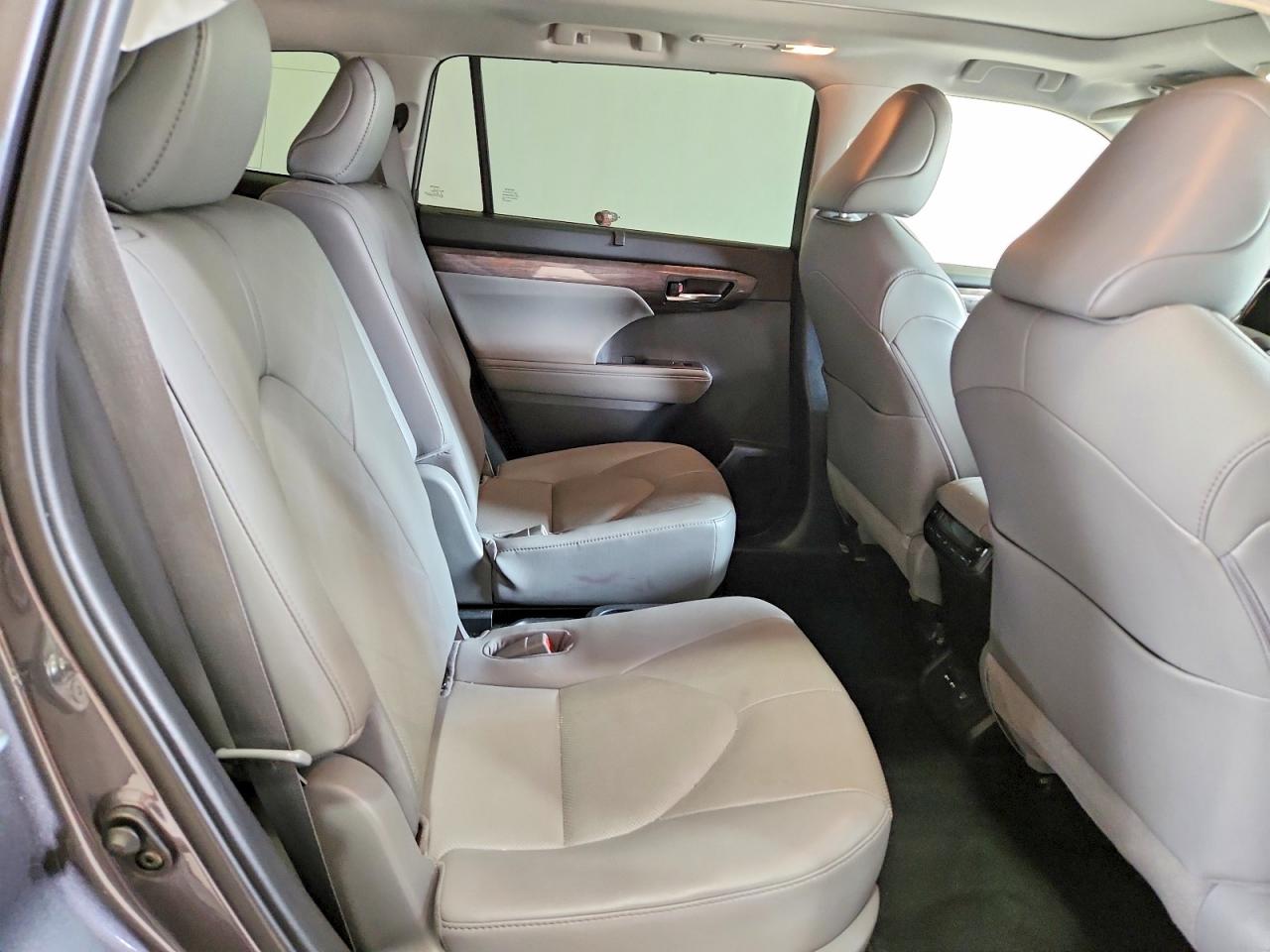 2021 TOYOTA HIGHLANDER