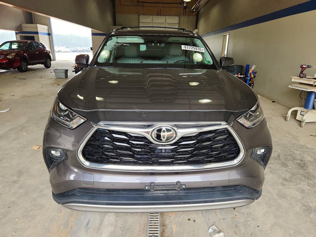 2021 TOYOTA HIGHLANDER