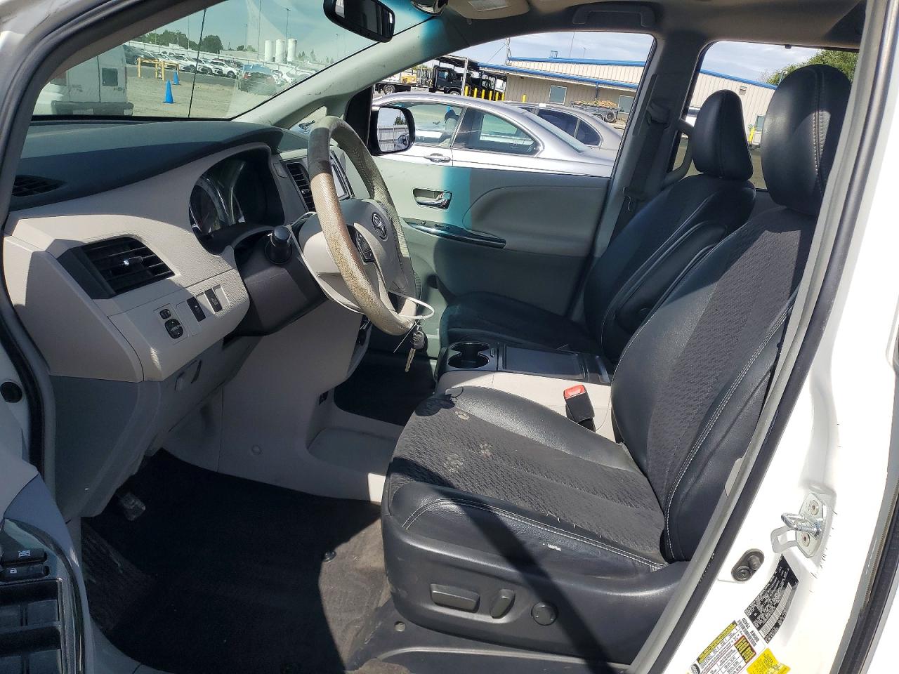 2014 TOYOTA SIENNA