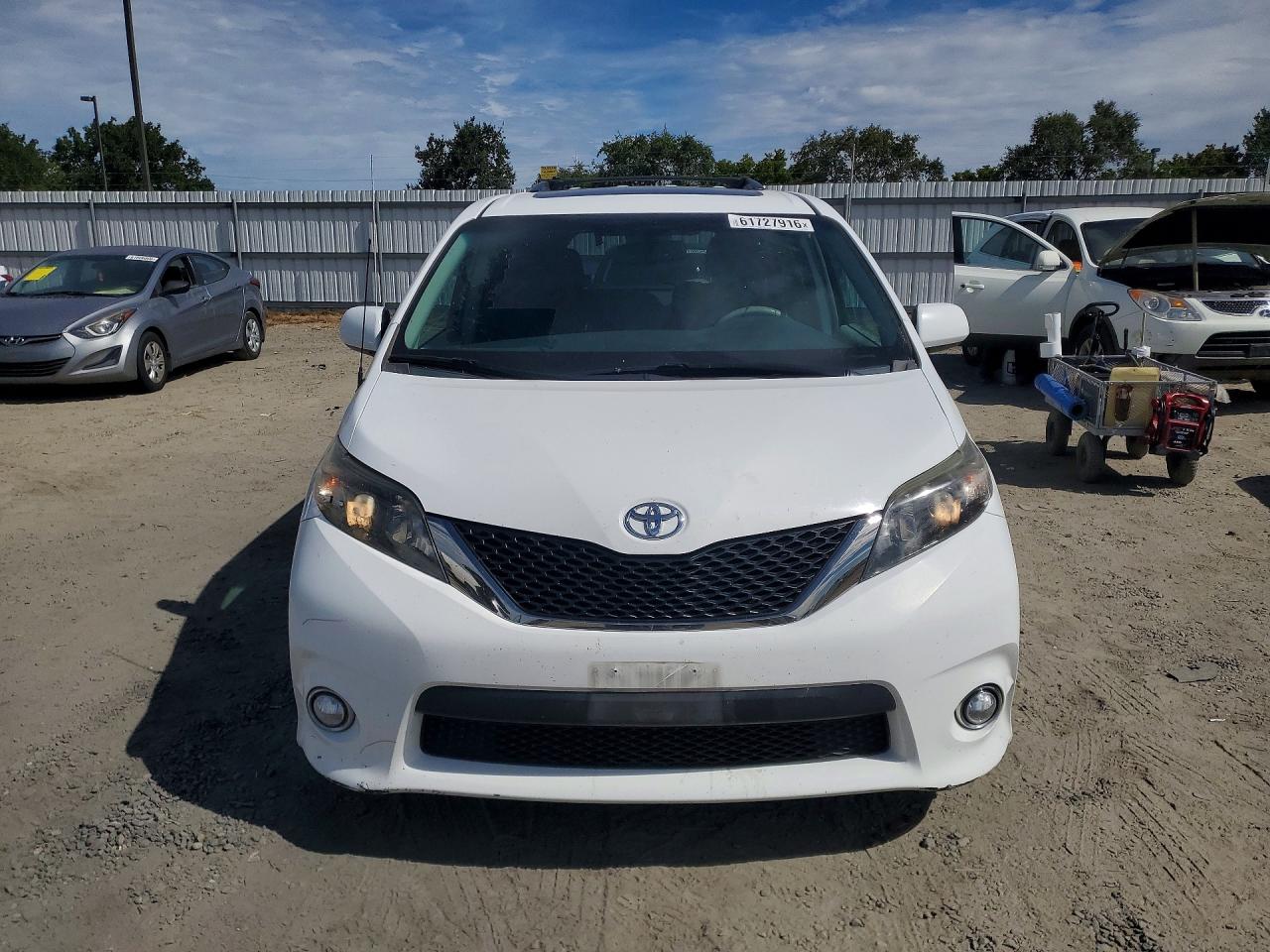 2014 TOYOTA SIENNA