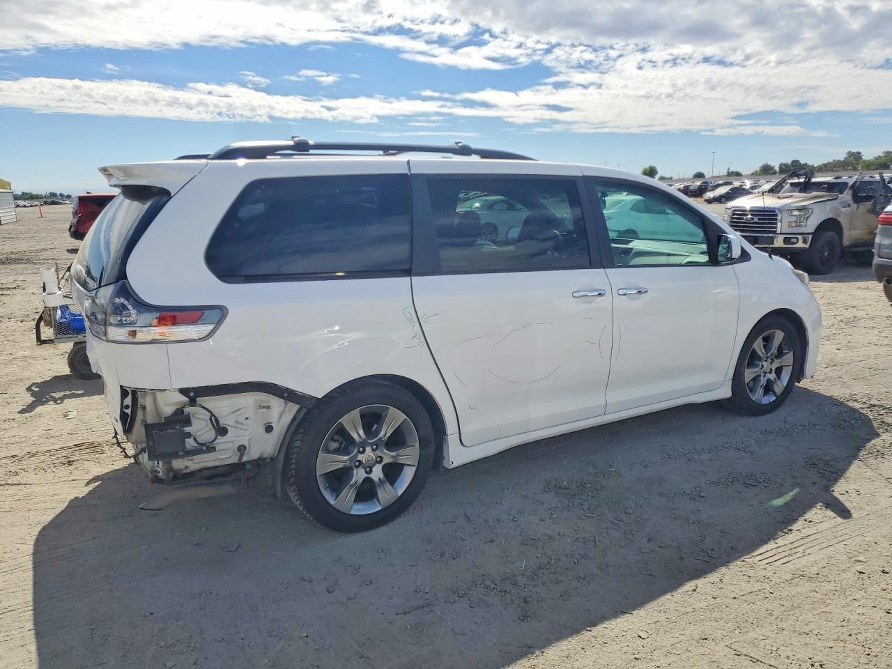 2014 TOYOTA SIENNA