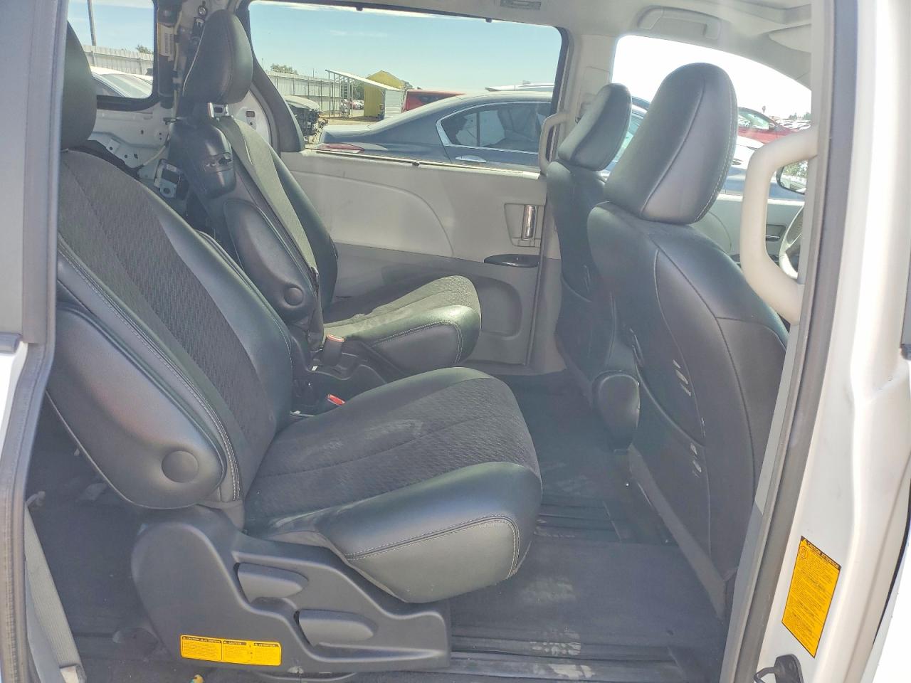 2014 TOYOTA SIENNA