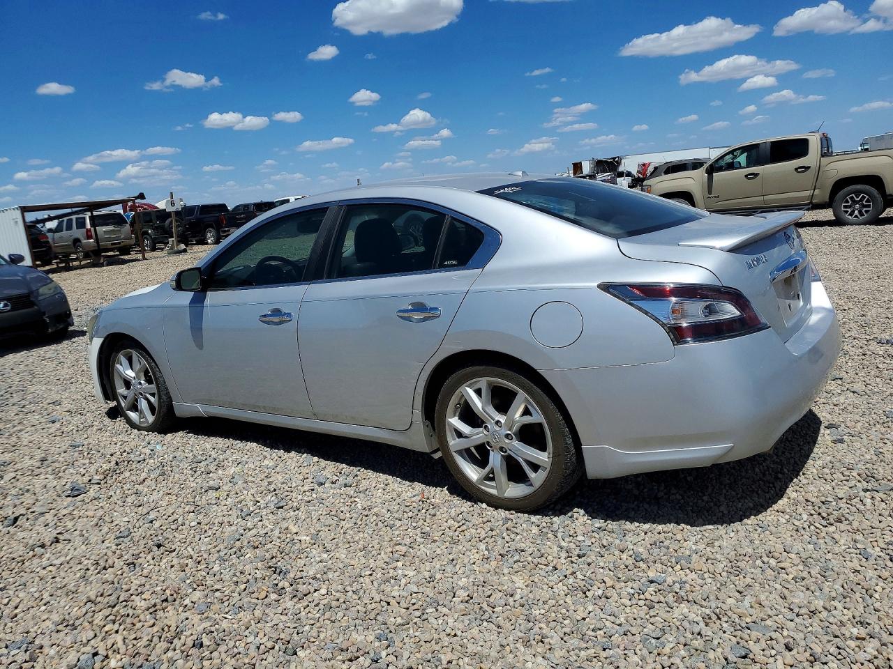 2012 NISSAN MAXIMA