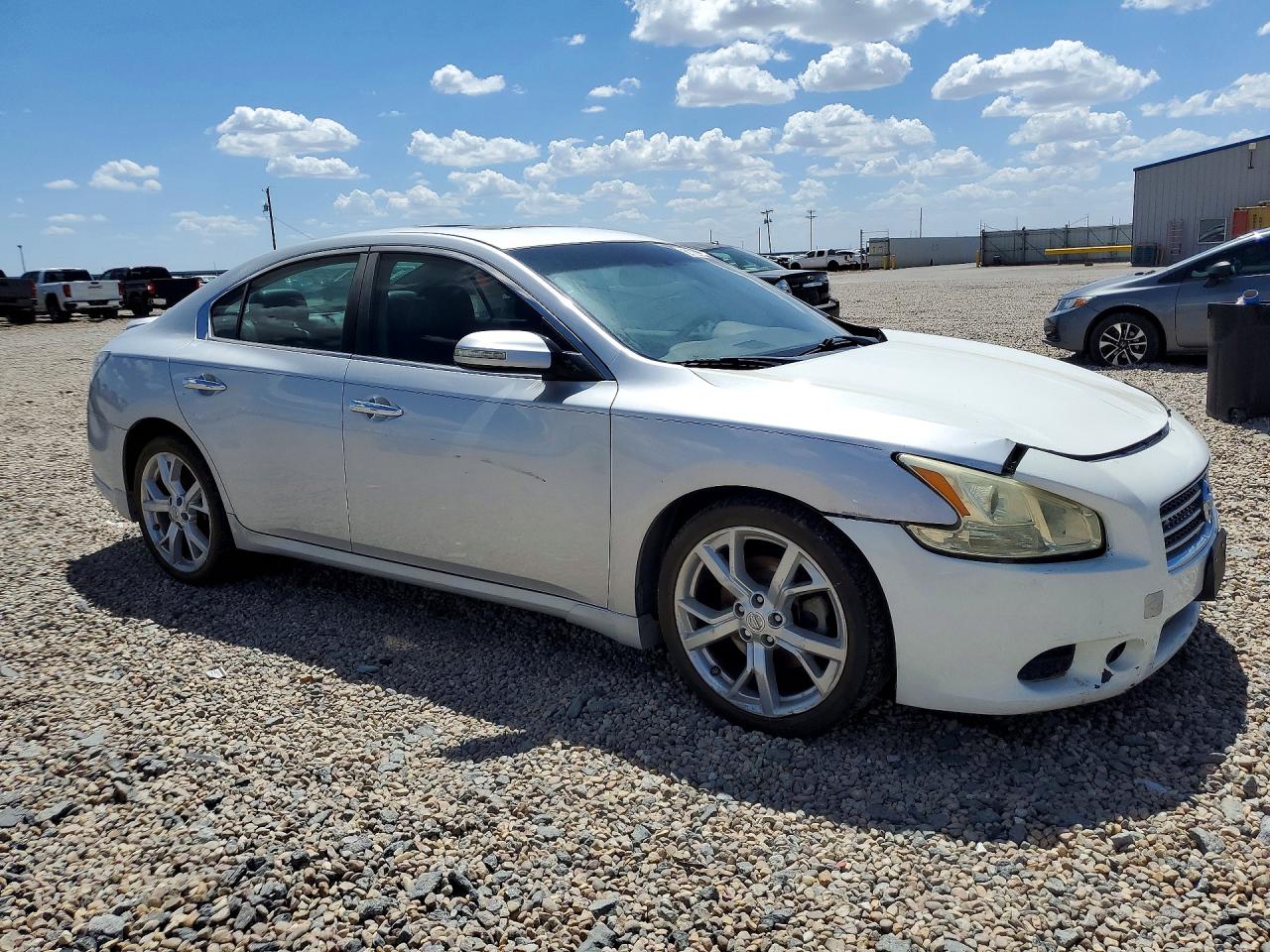 2012 NISSAN MAXIMA