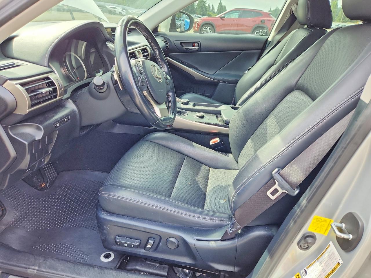 2016 LEXUS IS
